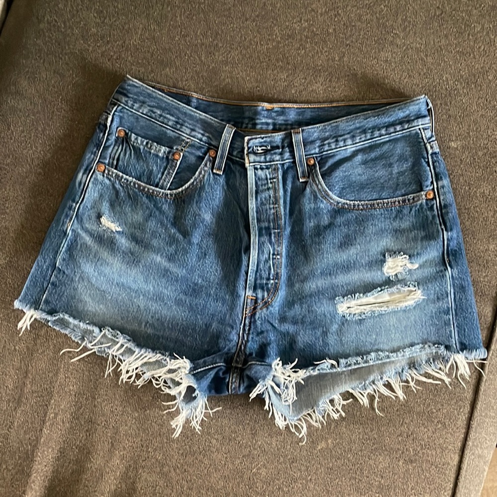 Levi Cutoff shorts
